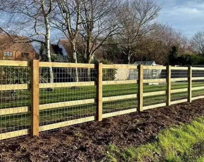 Davis agricultural fencing for property boundaries and land use