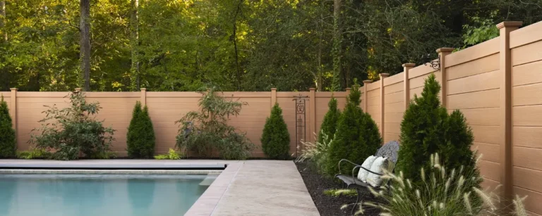 Sacramento vinyl fencing by Classic Fence Co